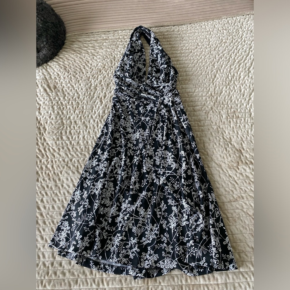 White House Black Market Black and White Dress